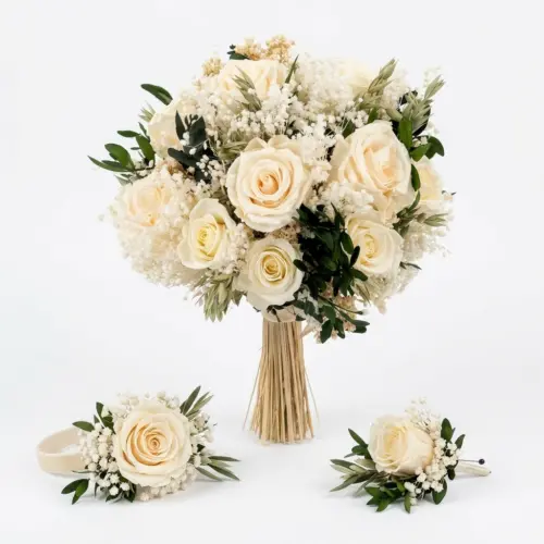 Ramo de novia de rosas crema con prendidos – Ecolandy